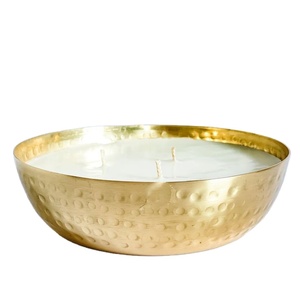 Porte-bougie en laiton poli doré, élégant, léger et durable, pour la décoration de table de Noël, provenant d'un fournisseur indien. - Product Image 1