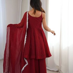 Exportador Indio de Hermosos y Lujosos Trajes Sharara de Diseñador con Tela Crush Chinon, Adornados con Lentejuelas y Bordados - Product Image 2