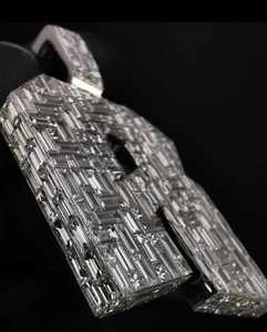 จี้ฮิปฮอปตัวอักษร R แบบกำหนดเอง S925 ประดับเพชรโมอิสซาไนต์ทรงบาแกตต์ ผ่านการทดสอบเพชร ได้รับการรับรองจาก GIA ชุบโรเดียม - Product Image 4