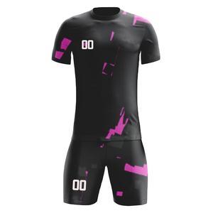 Uniforme de football de qualité supérieure 100% polyester, anti-rides, manches courtes, produit le plus populaire pour hommes, vêtements de sport durables - Product Image 1