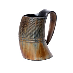 Taza de Cuerno de Búfalo Tallada a Mano de Primera Calidad, Estilo Vikingo Sostenible para Fiestas de Navidad y Día de San Valentín - Product Image 3