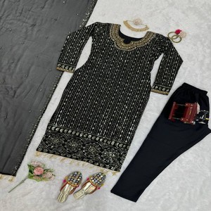Conjunto Kurti VASTRA COTTAGE de Georgette con Lentejuelas de Espejo Auténtico, Pantalón Micro y Dupatta a Juego, Completamente Cosido, Atuendo para Fiesta - Product Image 5