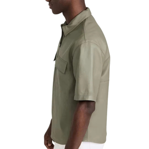 เสื้อเชิ้ตหนังเทียมแบบเรียบมีซิป คอวี แขนสั้นทรงหลวม มีกระเป๋าหน้าอก สไตล์ฮิปฮอป คาวบอย สำหรับผู้ชายไซส์ใหญ่  โลโก้แบบสั่งทำทันสมัย - Product Image 4