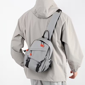 Sac à bandoulière multifonctionnel décontracté en nylon pour hommes, grande capacité 30-40L, tendance pour le cyclisme, les sports et autres activités - Product Image 4