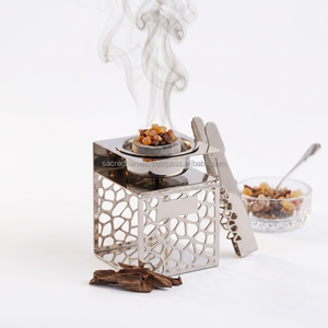 Quemador de Incienso de Metal Plateado de Lujo, Geométrico Cuadrado, Mabkhara, para Carbón y Oud, con Pinzas a Juego, Set de Regalo OEM - Product Image 3