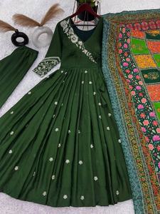 Dernier modèle Robe de créateur Adultes Filles Élégant Faux Georgette Zari Fil Broderie Séquence Travail Mariages Fêtes Indien Pakistanais - Product Image 6