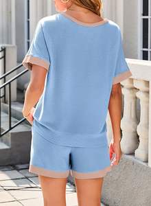 Ensemble 2 pièces d'été personnalisé pour femme : T-shirt à manches courtes et short – Tenue décontractée streetwear - Product Image 2