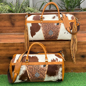 ชุดคอมโบหนังแบบถือโลโก้ออกแบบได้ตามต้องการชุดถุงมือหนังวัวลายลายตารางหมากรุกสำหรับวันหยุดสุดสัปดาห์กระเป๋าเดินทางแบบสปอร์ต - Product Image 4