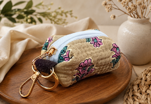 Mini porte-clés de luxe matelassé en tissu de coton personnalisable avec fermeture éclair, motif filigrané, protection durable pour clés de voiture Le Souvenirs - Product Image 2