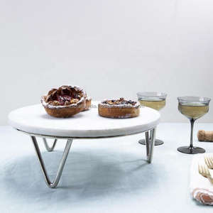 Support et plateau à gâteau en marbre blanc doré en forme de bois de cerf de qualité supérieure pour les pâtisseries de fête de mariage et la décoration intérieure - Product Image 5