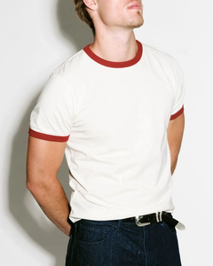 T-shirt blanc à manches courtes pour homme avec bordure contrastante rouge, coupe classique, jersey décontracté en coton, col rond, couleur unie - Product Image 3