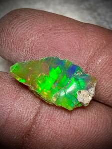 Ópalo Etíope Natural en Bruto, Verde, Forma Irregular, Opalescente, Gema Suelta de 7 Quilates, A.R. Gems para Joyería - Product Image 2