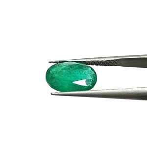 Émeraude ovale verte de 3,57 carats provenant de la Zambie - Product Image 4