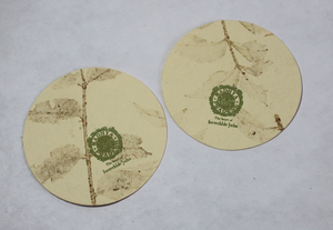Posavasos de Té con Estampado de Hojas de Cáñamo 100% Natural, Impresión Realista de Hojas Naturales en la Esquina Inferior - Product Image 2