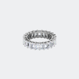 Bague éternité large sertie de 6,30 carats de pierres taille émeraude - Product Image 5