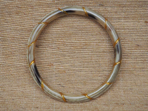 Bracelets en corne naturelle épais pour femmes, fabriqués par Perfect Enterprises - Product Image 4