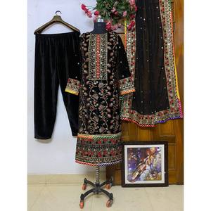 Ensemble haut et bas faits main de créateur avec dupatta pour tenue de soirée, imprimé floral, taille naturelle - Product Image 1
