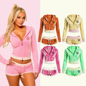 Ensemble de yoga en molleton épais pour femme : sweat à capuche court zippé personnalisé et mini-jupe – Tenue de sport - Product Image 1