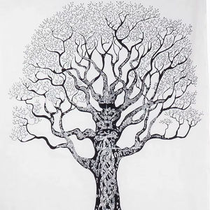 Petites tentures murales en coton vert, imprimées motif arbre sec, style hippie bohème, pour décoration de porte, par Indian Consigners - Product Image 1