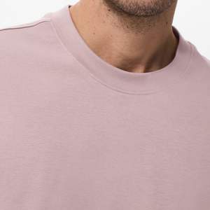 Camiseta de Hombre 100% Algodón Tejido con Hombros Caídos, Estilo Urbano, Corte Regular, Estampado Personalizado, Ecológica, con Logotipo Personalizado, Tejido Grueso - Product Image 3