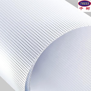 Vinilo Decorativo Perforado Blanco para Ventanas de Vidrio, Material Plástico Transparente con Visión Unidireccional - Product Image 2