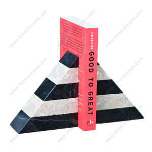 Décoration d'intérieur, porte-livres en marbre noir et beige sur mesure avec design gravé et emballage personnalisé - Product Image 3