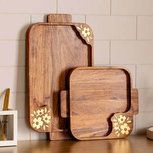 Plateau de rangement en bois rectangulaire gravé avec un nom personnalisé, organiseur de bureau, finition vernie, design minimaliste, un seul niveau - Product Image 4