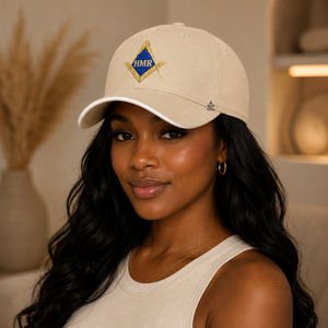 Casquette de baseball maçonnique pour femmes, style sport, ajustable, inspirée du patrimoine vestimentaire grec et des insignes de la Sœurité et de la Sororité - Product Image 3