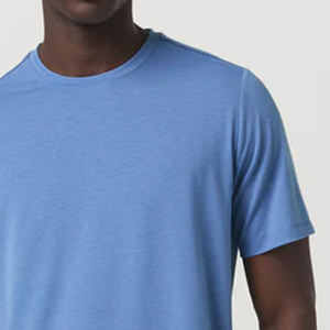 Camiseta elegante para hombre, para compradores al por mayor, ropa informal para exteriores con costuras de alta calidad para la colección de verano, diseño de color sólido. - Product Image 4