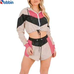 Nouvel ensemble tendance pour femme : coupe-vent léger, antibactérien, décontracté, avec veste zippée unie et short de survêtement - Product Image 4