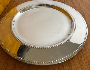 Assiette de présentation ronde en acier inoxydable poli miroir pour table de dîner formelle, banquets d'hôtel et restaurants haut de gamme - Product Image 1