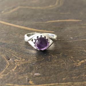 Bague en améthyste et moissanite de créateur, 3,9 grammes - Product Image 1