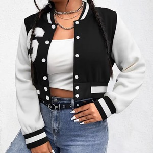 Blouson universitaire slim fit pour femme, en laine personnalisée avec manches en cuir véritable, style Letterman, vêtement de baseball - Product Image 4