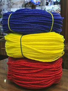 Corde en polyéthylène pour usage maritime et extérieur, durable, résistante, longue durée de vie, couleurs rouge, jaune, bleu, résistante aux UV. - Product Image 2