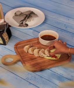 Planche à découper en bois artisanale de qualité professionnelle avec motif de fruits pour la découpe de viande, robuste, F S International - Product Image 5
