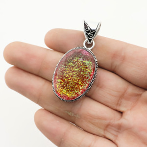 Colgante de ópalo de fuego relleno de plata hecho a mano – Joyería artesanal arcoíris - Product Image 2