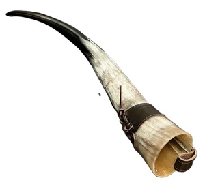 Support de Corne à Boire Ronde Polie Style Corne de Viking Écologique de Qualité, Design Moderne, Objets de Collection Artistiques PERFECT ENTERPRISES - Product Image 2