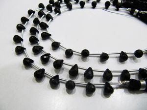 Perles de spinelle noire naturelle facettées en forme de goutte, en forme de larme, en forme de briolette - Product Image 2