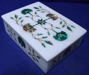 Caja de Almacenamiento de Joyas Rectangular con Incrustaciones Especiales de Mármol Blanco y Madreperla, Hecha a Mano con Madera de Álamo, Diseño Moderno - Product Image 4