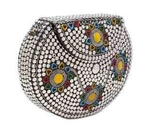 Bolso de Mano Rectangular de Latón con Diseño de Flor Esmaltada y Baño de Oro - Product Image 3