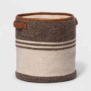 Cesta de Almacenamiento Portátil Hecha a Mano de Mimbre con Patrón de Rayas Marrones y Asas, Cesta para Ropa Sucia, Organizador - Product Image 5