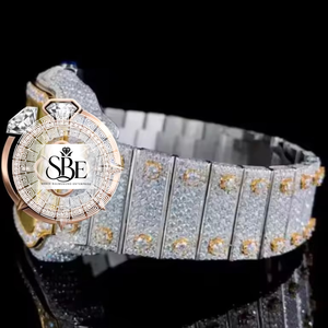 นาฬิกาข้อมือฮิปฮอป Prestige Alloy Quartz ประดับเพชร Moissanite สี D ระดับความสะอาด VVS1 พร้อมคริสตัลแซฟไฟร์ ดีไซน์พรีเมียมสุดหรู - Product Image 2