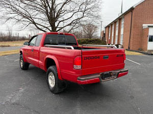 Vente en gros de camionnettes Dakota Club Cab 4WD d'occasion, modèle ancien 2000, PRÊTES À ÊTRE EXPÉDIÉES, LIVRAISON 24/7 - Product Image 2