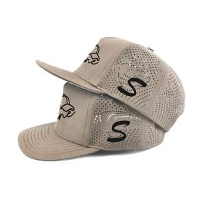 Gorra Deportiva de Malla Ajustable con Diseño Moderno, Bordado 3D, Color Negro, para Ciclismo y Actividades al Aire Libre, con Parches - Product Image 2