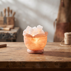 Lámpara de Sal del Himalaya Hecha a Mano de Primera Calidad para Decoración Natural del Hogar, Tiendas de Regalos y Negocios de Decoración de Interiores - Product Image 1