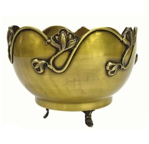 Tazón para Servir de Grado Alimenticio con Base de Diseño, Artículos Decorativos para Catering, Tazón Dorado de Metal Sólido para Servir Frutas y Ensaladas - Product Image 4