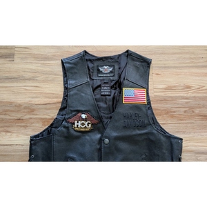 Gilet de motard en cuir véritable pour homme, noir personnalisé, sans manches, avec boutons-pression et laçage latéral - Product Image 5