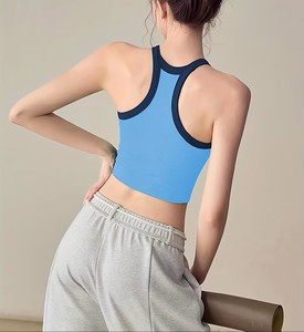 Top Deportivo de Yoga para Mujer con Bloques de Color - Camisola Roja y Gris en Contraste, Realza el Contorno del Pecho, Top Acanalado Sin Aros de Corte Ajustado - Product Image 4