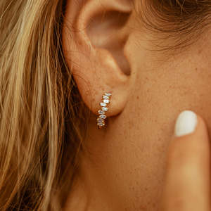 Boucles d'oreilles tendance en argent sterling 925 plaqué or 14 carats, forme étoile, avec moissanite, luxe, parfaites pour les fiançailles et les soirées, collection 2026 - Product Image 4