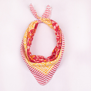 Écharpe carrée en coton imprimé naturellement, motif rouge, jaune et blanc, accessoire décontracté d'été, bandana multifonctionnel de style bohème - Product Image 3